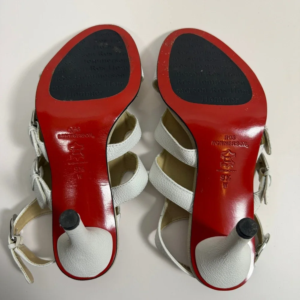 Ros Hommerson Red Collection White Pebbled Leather Buckle Sandals‎ 137788 9.5W